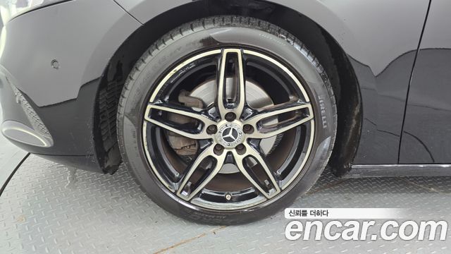 Mercedes-Benz A-Class (W177) A220 Sedan 2020 — фото 5