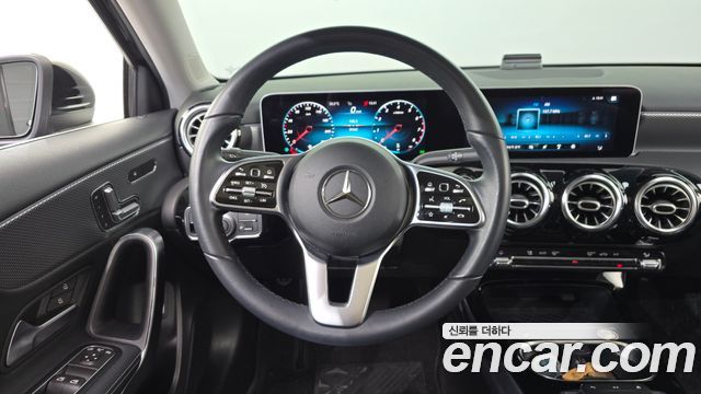 Mercedes-Benz A-Class (W177) A220 Sedan 2020 — фото 13