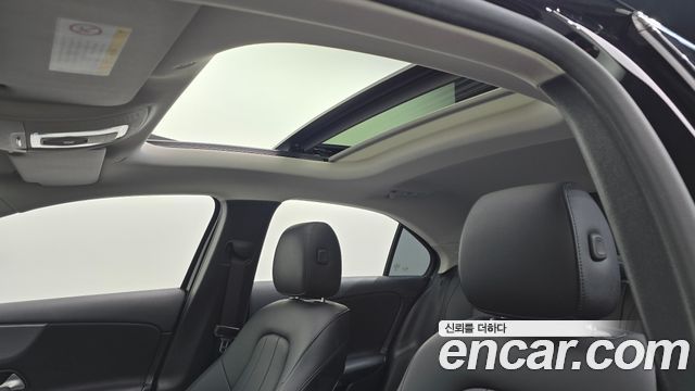 Mercedes-Benz A-Class (W177) A220 Sedan 2020 — фото 16