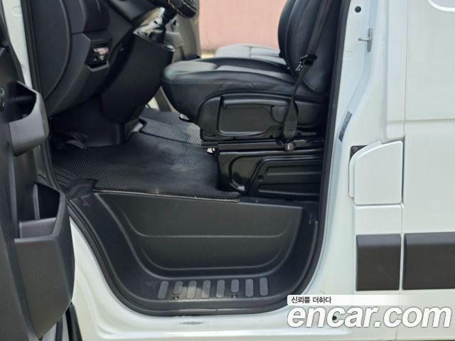 Renault Korea Master 2.3 Van L 2022 — фото 10