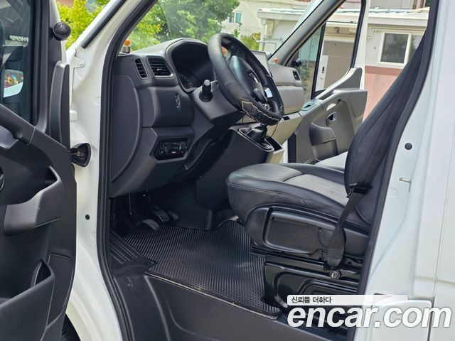 Renault Korea Master 2.3 Van L 2022 — фото 15