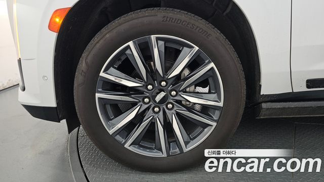 Cadillac Escalade (V) 6.2 ESV ESV Sports Platinum 2023 — фото 5