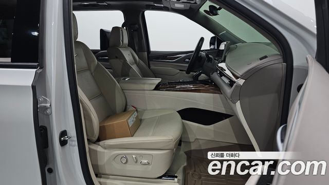 Cadillac Escalade (V) 6.2 ESV ESV Sports Platinum 2023 — фото 10