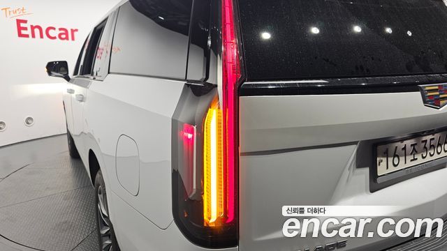 Cadillac Escalade (V) 6.2 ESV ESV Sports Platinum 2023 — фото 29