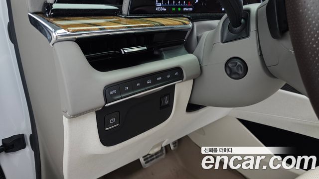 Cadillac Escalade (V) 6.2 ESV ESV Sports Platinum 2023 — фото 33
