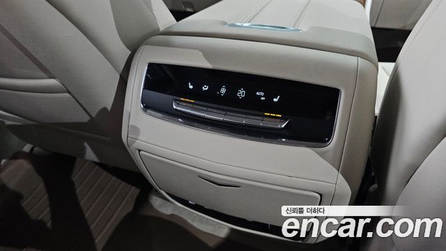 Cadillac Escalade (V) 6.2 ESV ESV Sports Platinum 2023 — фото 37
