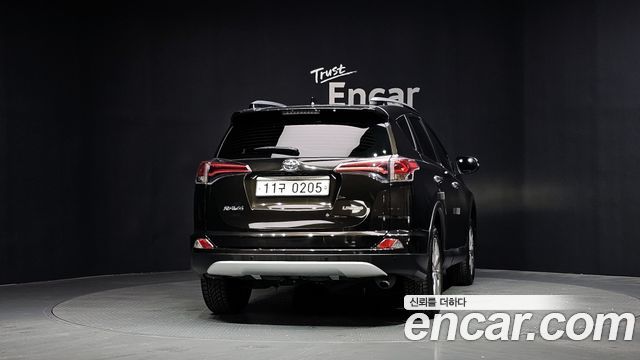 Toyota RAV4 2.5 2WD 4th 2017 — фото 4