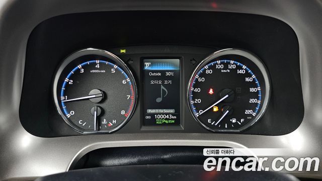 Toyota RAV4 2.5 2WD 4th 2017 — фото 8