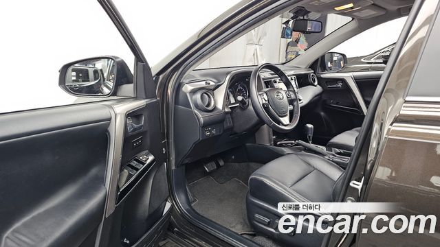 Toyota RAV4 2.5 2WD 4th 2017 — фото 10