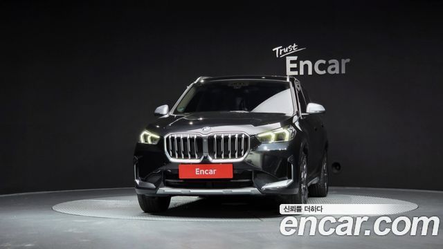 BMW X1 (U11) xDrive 20i xLine 2024 — фото 3