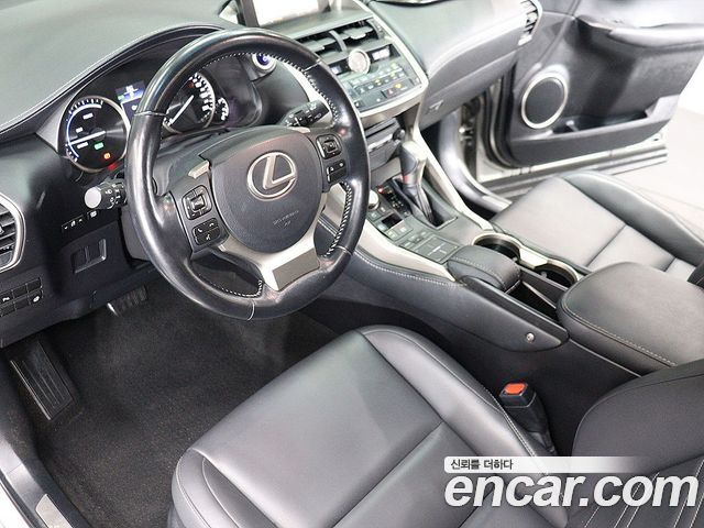 Lexus NX300h Supreme 2017 — фото 19