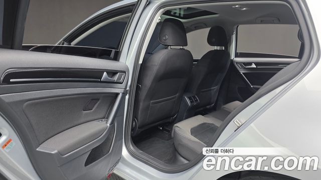 Volkswagen Golf (VII) 2.0 TDI 2015 — фото 17