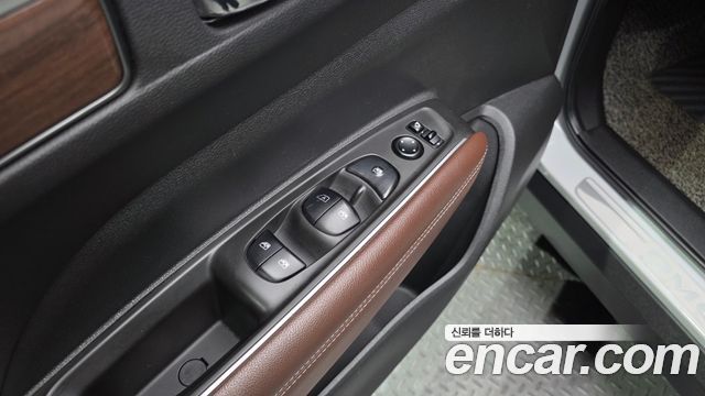 Renault Korea QM6 2.0 LPe RE Signature 2WD 2020 — фото 27