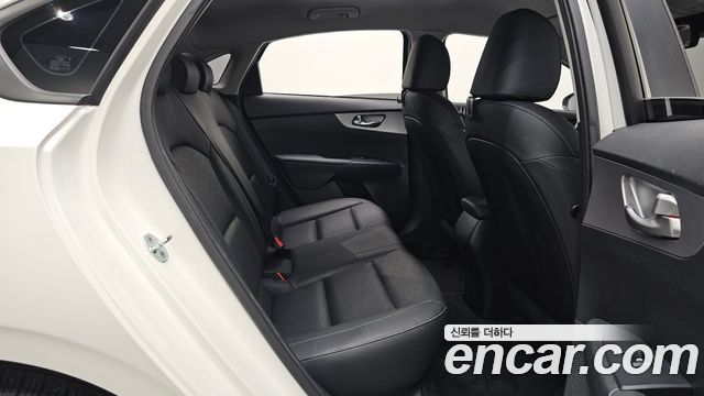 Kia K3 (II) 1.6 Prestige 2022 — фото 12