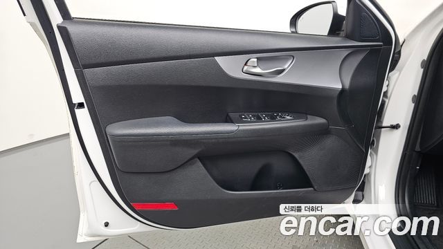 Kia K3 (II) 1.6 Prestige 2022 — фото 24