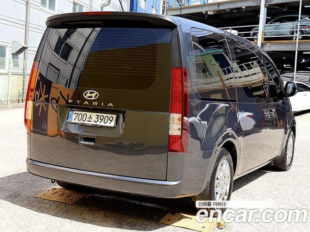 Hyundai Staria Tourer 11-Seater Modern 2023 — фото 2