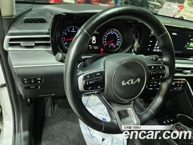 Kia K5 (III) 2.0 Trendy 2022 — фото 22