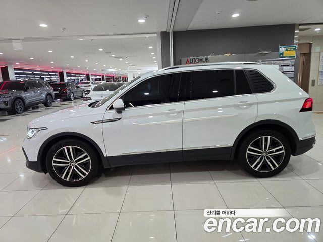 Volkswagen Tiguan (II) 2.0 TDI Prestige 2023 — фото 3