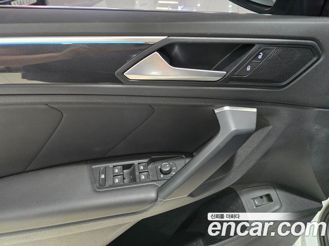 Volkswagen Tiguan (II) 2.0 TDI Prestige 2023 — фото 15