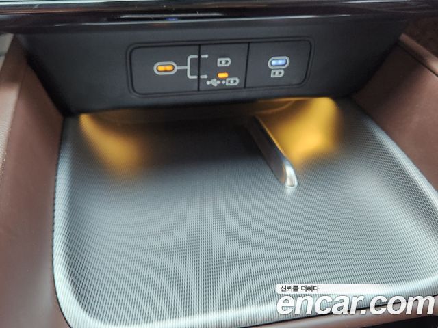 Hyundai Grandeur (GN7) 2,5 Gasoline 2WD Premium 2023 — фото 23