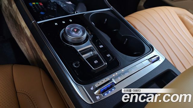 Kia Carnival (IV) Gasoline 9-Seater Hi Limousine (7-seater Limousine(Special vehicle) 2024 — фото 9