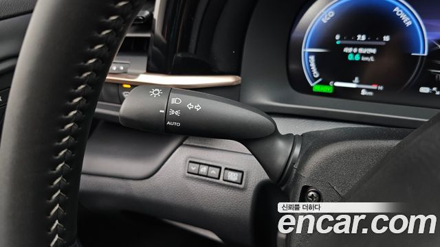 Toyota Crown Crossover 2.4 4WD Dual Boost HYbrid 2026 — фото 15