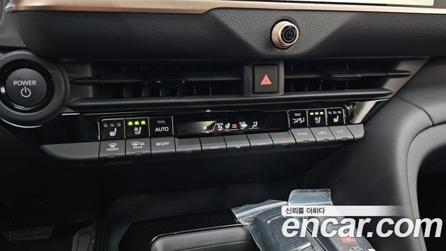 Toyota Crown Crossover 2.4 4WD Dual Boost HYbrid 2026 — фото 27