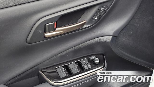 Toyota Crown Crossover 2.4 4WD Dual Boost HYbrid 2026 — фото 29