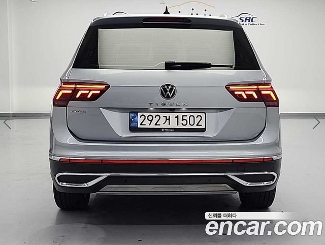 Volkswagen Tiguan Allspace 2.0 TSI Prestige 2022 — фото 4