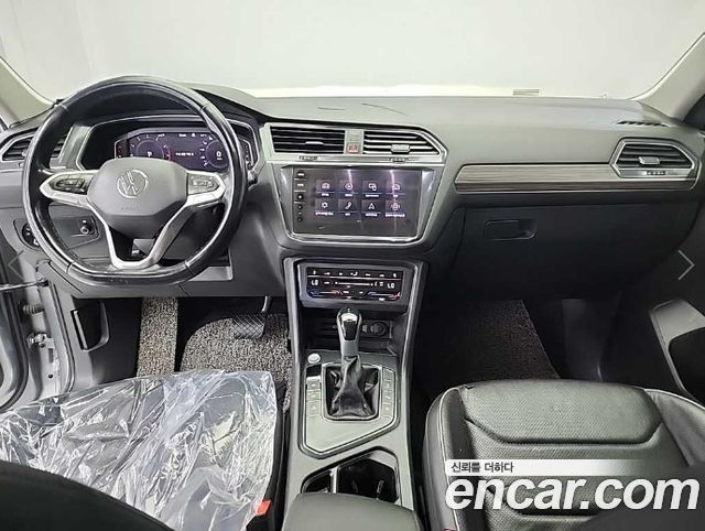 Volkswagen Tiguan Allspace 2.0 TSI Prestige 2022 — фото 7