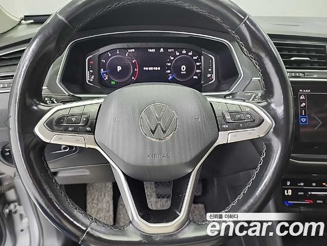 Volkswagen Tiguan Allspace 2.0 TSI Prestige 2022 — фото 9