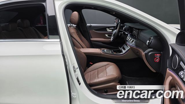 Mercedes-Benz E-Class (W213) E250 AMG Line 2023 — фото 11