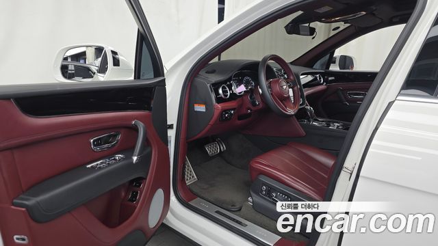 Bentley Bentayga 4.0 V8 2020 — фото 10