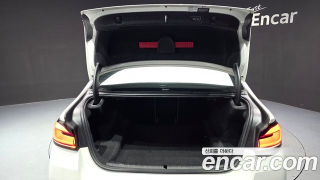 BMW 5 Series (G30) 520i M Sport 2022 — фото 18