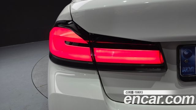 BMW 5 Series (G30) 520i M Sport 2022 — фото 23
