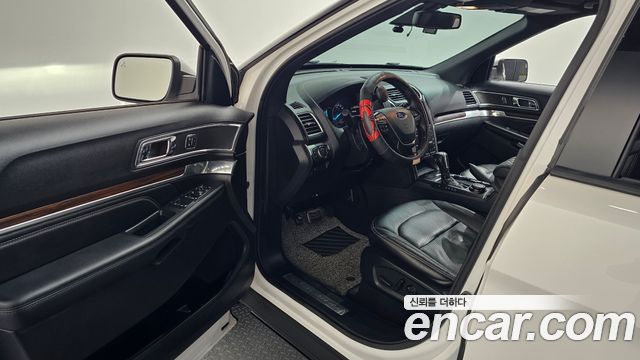 Ford Explorer 2.3 Limited 4WD 5th 2019 — фото 10