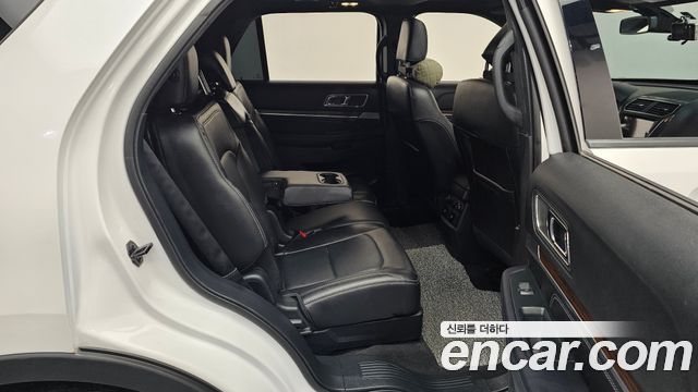 Ford Explorer 2.3 Limited 4WD 5th 2019 — фото 11