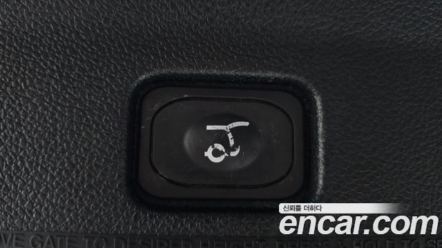 Ford Explorer 2.3 Limited 4WD 5th 2019 — фото 19
