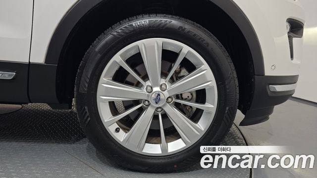 Ford Explorer 2.3 Limited 4WD 5th 2019 — фото 21