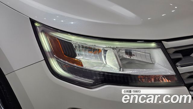Ford Explorer 2.3 Limited 4WD 5th 2019 — фото 22