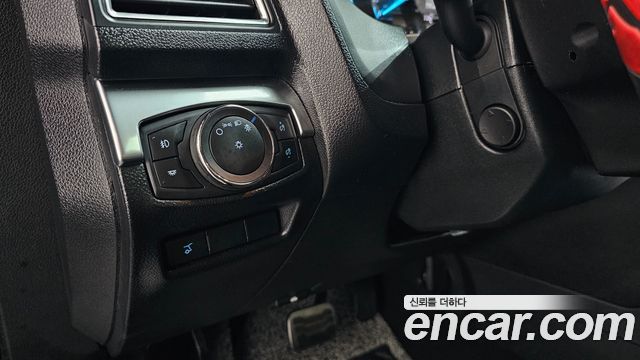 Ford Explorer 2.3 Limited 4WD 5th 2019 — фото 30