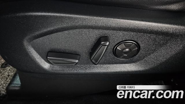Ford Explorer 2.3 Limited 4WD 5th 2019 — фото 37