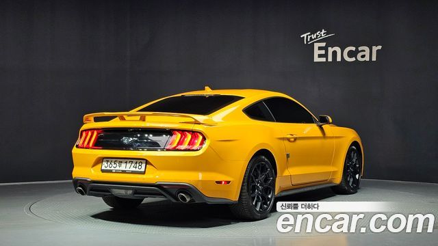 Ford Mustang Coupe 2022 — фото 2