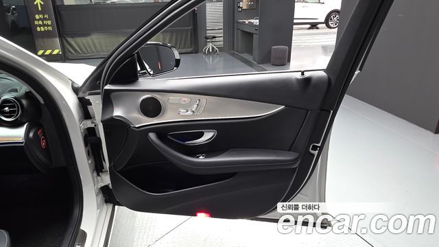Mercedes-Benz E-Class (W213) E300 Avantgarde 2019 — фото 24