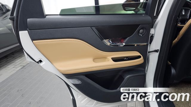 Lincoln Corsair 2.0 Reserve AWD 2021 — фото 25