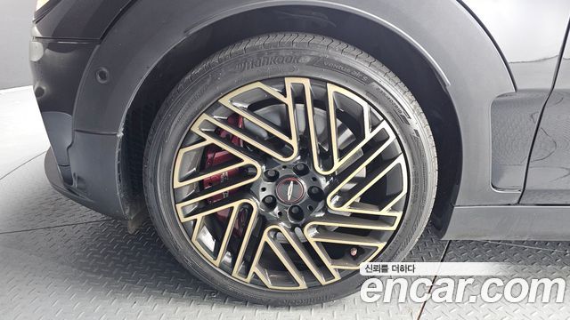MINI Cooper S Clubman JCW Untold Edition 2nd Gen 2024 — фото 5