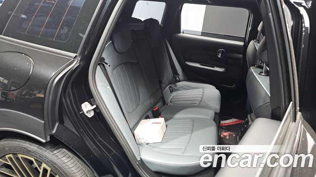 MINI Cooper S Clubman JCW Untold Edition 2nd Gen 2024 — фото 12