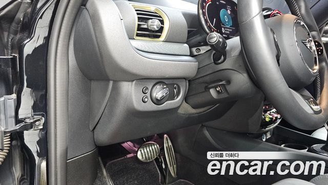 MINI Cooper S Clubman JCW Untold Edition 2nd Gen 2024 — фото 13
