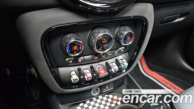 MINI Cooper S Clubman JCW Untold Edition 2nd Gen 2024 — фото 17