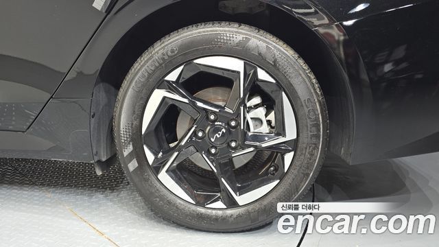 Kia K5 (III) 2.0 Prestige 2024 — фото 21
